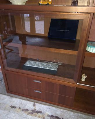 libreria con ripiani