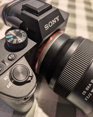 Sony Alpha 7 III + lente Tamron 28-75 f/2.8