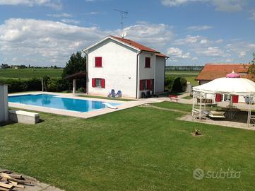 Casa con piscina più B&B
