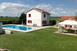 Casa con piscina più B&B
