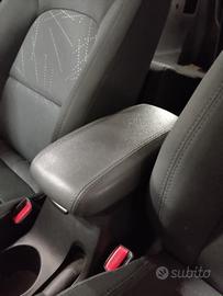 Poggia braccio KIA RIO del 2013