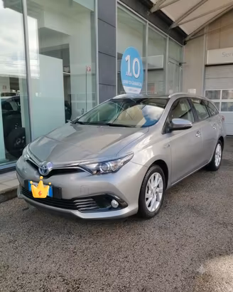 TOYOTA AURIS 1.8  S.T.  HYBRID 