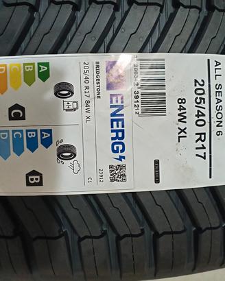 4 Gomme Bridgestone 205/40 R17 84W