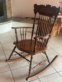 Sedia a dondolo in legno