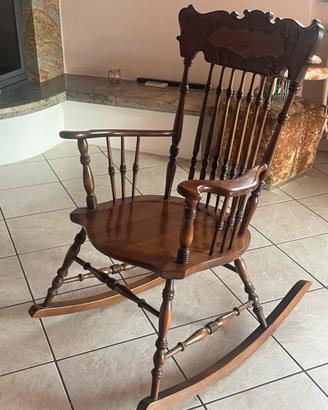 Sedia a dondolo in legno