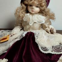 bambola in porcellana  Capodimonte 