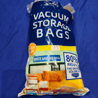 Sacchi vestiti sottovuoto con relativa pompa