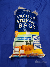 Sacchi vestiti sottovuoto con relativa pompa