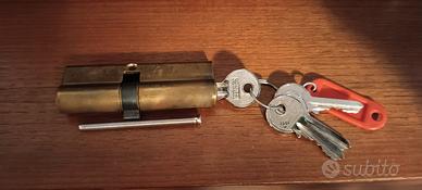 cilindro di sicurezza con 4 chiavi