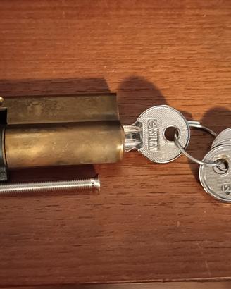 cilindro di sicurezza con 4 chiavi