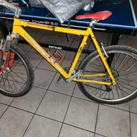 mountain byke in alluminio