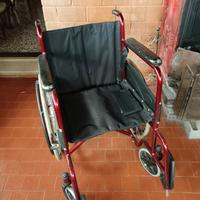 sedia a rotelle pieghevole