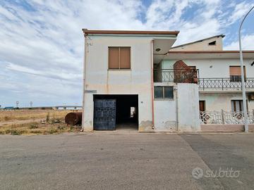 Ampia casa indipendente con giardino e posto auto