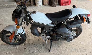 Suzuki street magic 50 permuto con phantom f12