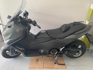 Yamaha TMax 560