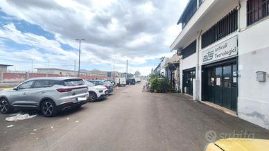 Doganella- ampio locale comm.le
