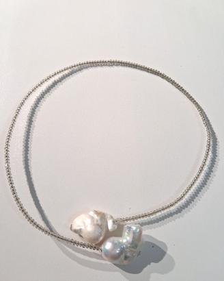 collana con perle scaramazze bianche 