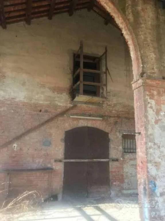 Immobile in asta di 527 m² con più di 5 locali a M - Vista 5