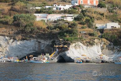 Bilocale Rosso Piscine Naturali Settembre a Ponza
