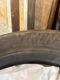 4 gomme