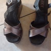 scarpe oro bronzato e nere