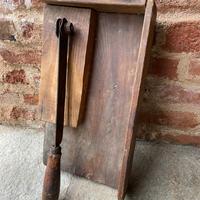 Taglia pane antico legno e ferro battuto