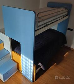 Letto a castello scorrevole con scale