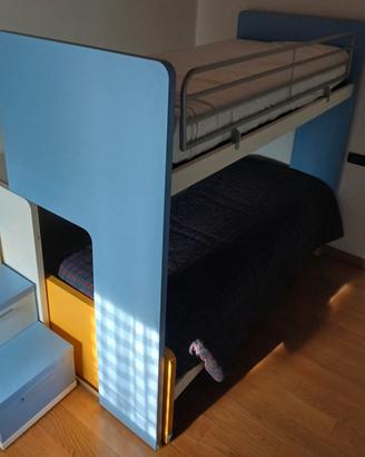 Letto a castello scorrevole con scale 