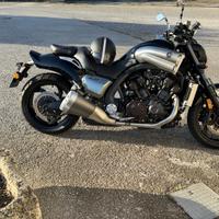 Yamaha V Max 1700 200 cv