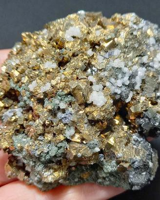 AUG02.05 PIRITE, SFALERITE, Galena, Calcite RUSSIA