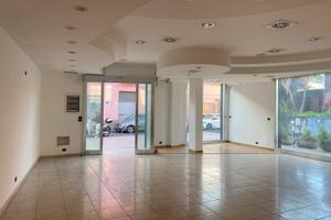 3Luci Locale Commerciale Via DelBosco/DueObelischi