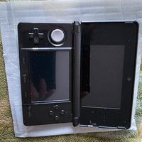 nintendo 3ds con scalota,manualistica e caricabatt