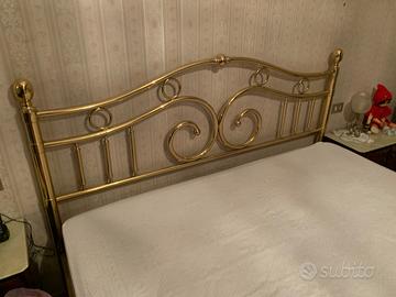 Letto matrimoniale in ferro battuto colore oro 