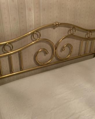 Letto matrimoniale in ferro battuto colore oro 