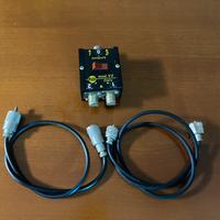 Commutatore d’antenna ZG V2 più 2 cavi