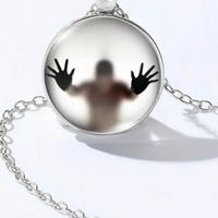 Collana con ciondolo fantasma