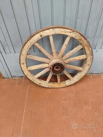 Ruota carro antica