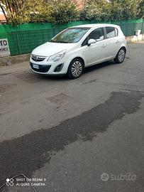 auto opel corsa bianca non funzionante