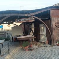 tettoia in legno lamellare. 