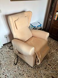 Poltrona reclinabile e massaggiante