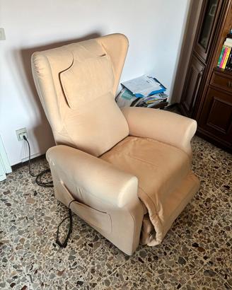 Poltrona reclinabile e massaggiante