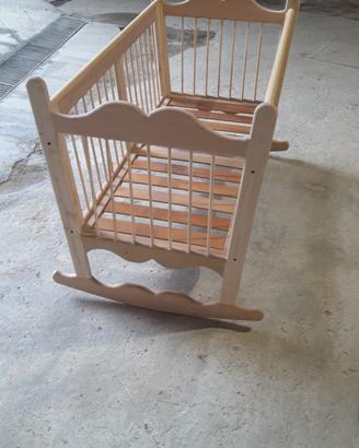 culla/lettino a dondolo in legno artigianale 