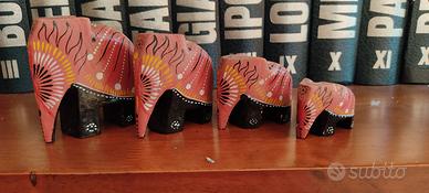 Elefantini indiani dipinti a mano