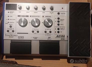 Korg AX10G + metronomo Korg MA-30 in omaggio 