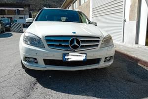 MERCEDES 220 CDI