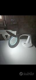 Lente d’ingrandimento con lampada a LED e base