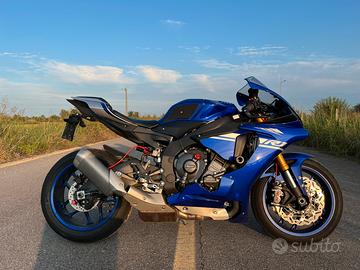 Yamaha r1