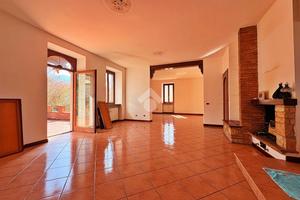 CASA SEMINDIPENDENTE A GUALDO TADINO