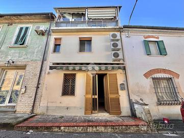 CASA INDIPENDENTE A CARMIGNANO