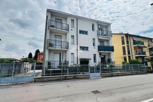 2 LOCALI A VANZAGO